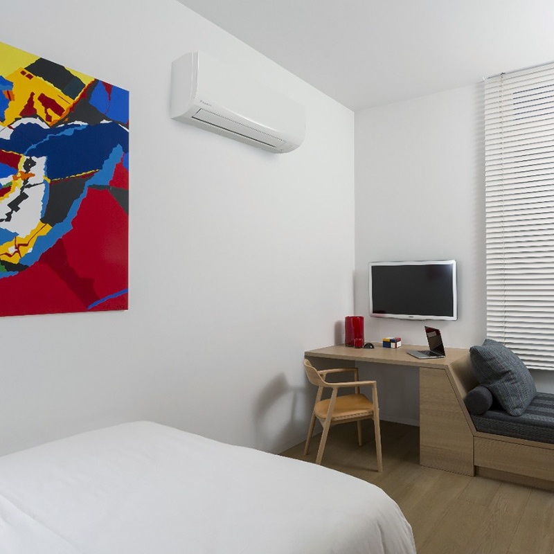 Инверторный настенный кондиционер (сплит-система) Daikin FTXF25E / RXF25F